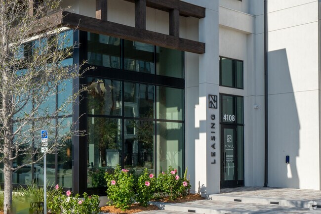 Entrada - The Brooke at Rocky Point