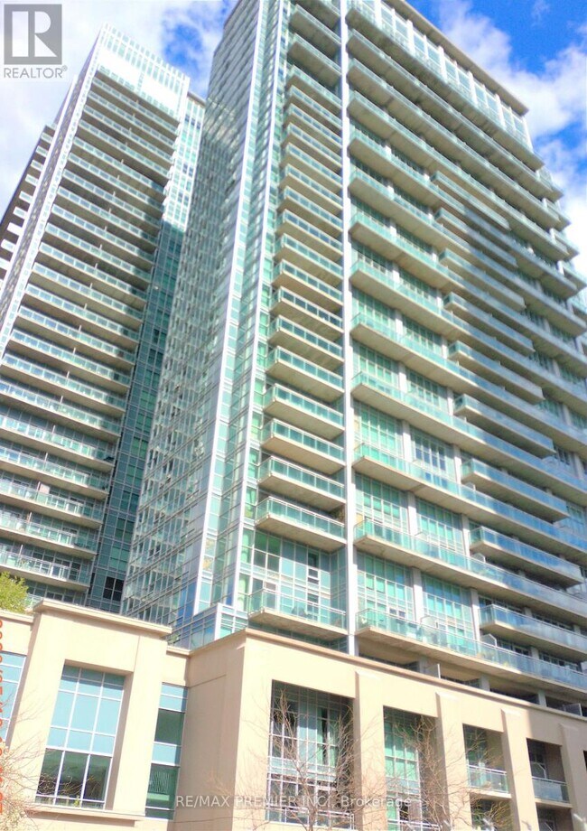 Building Photo - 165 Legion Rd N