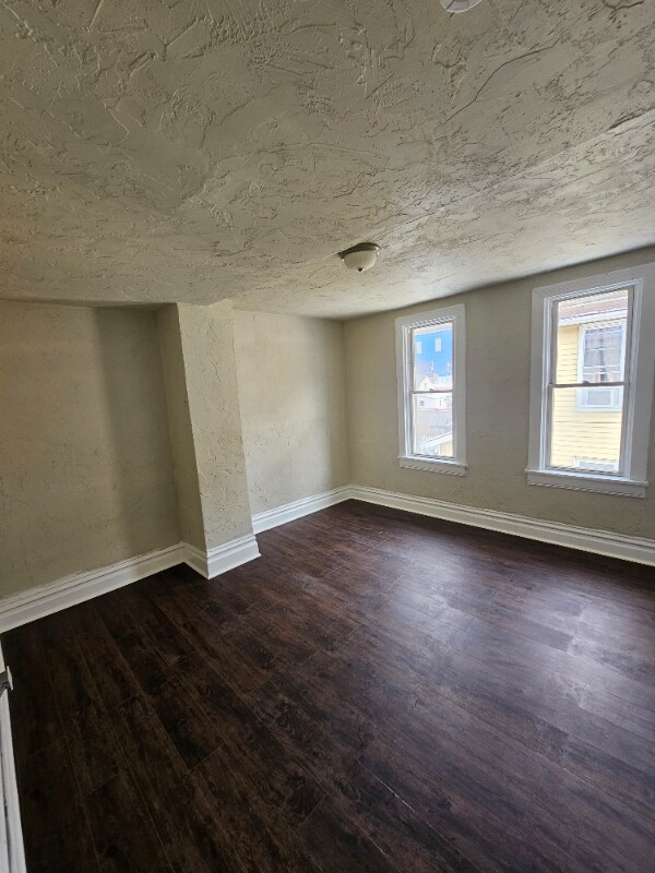 Primary Photo - 1105 E 1st Ave