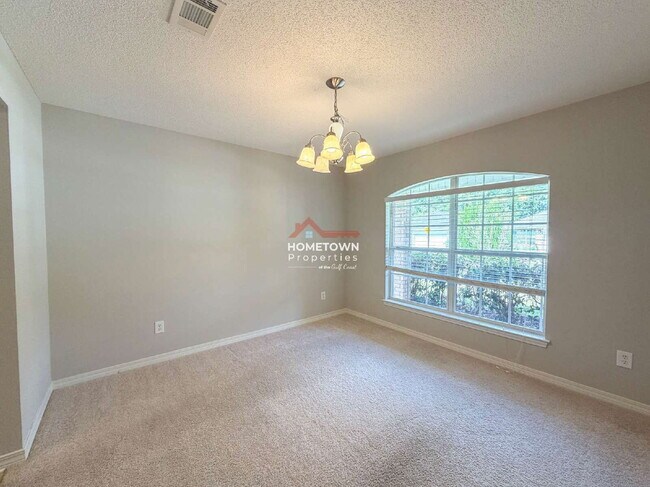 Building Photo - 697 Mozingo Ln