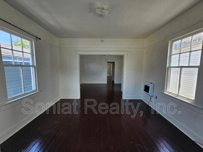 Building Photo - 3215 Lafitte Ave