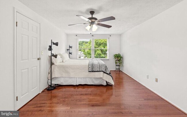 Foto del edificio - 20321 Watkins Meadow Dr