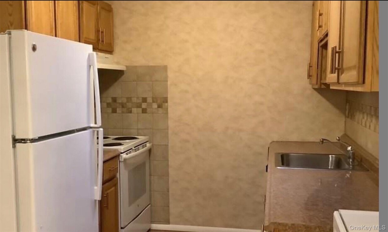 Building Photo - 197 Newcastle Ct