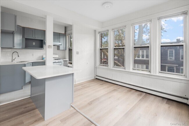 Foto del edificio - 88-49 81st Ave