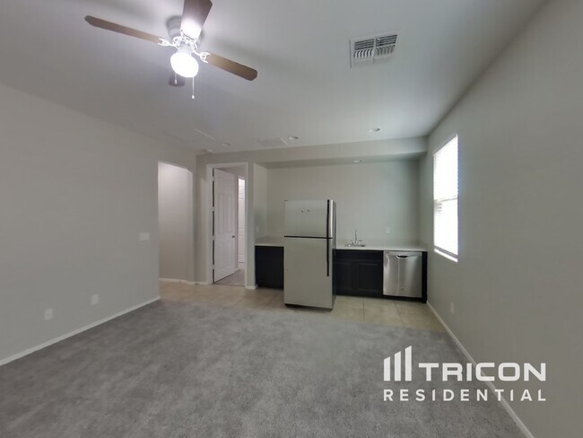 Foto del edificio - 12226 W Chase Ln