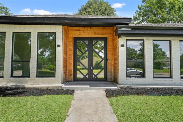 Foto del edificio - 7103 Blythdale Dr