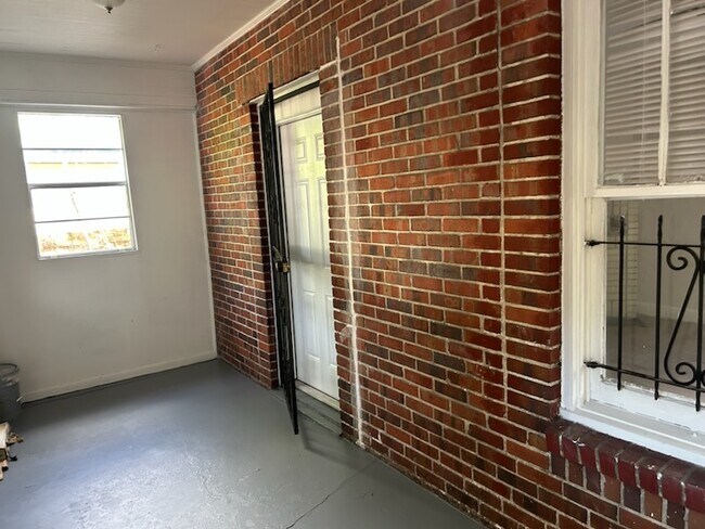 Foto del edificio - 678 Ivy St