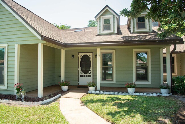 Foto del edificio - 505 Softwood Dr