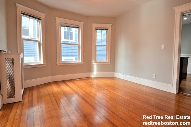 Building Photo - 82 Montebello Rd