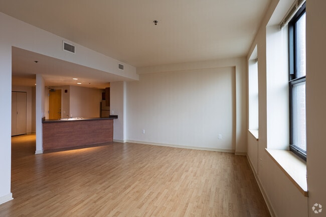 2 habitaciones, 2 baños - 1191 pies cuadrados - Sala de estar - Professional Building Lofts