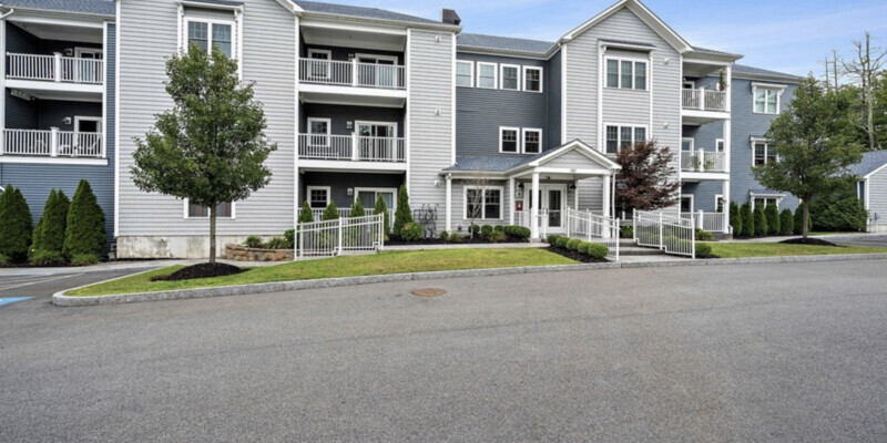 Primary Photo - Holbrook Condo