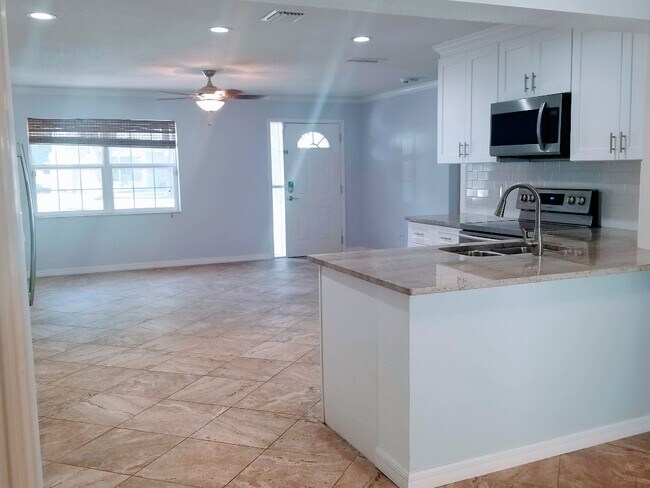 Building Photo - 52 Cypress Dr