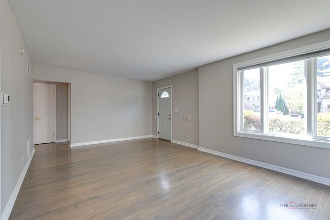 Building Photo - 808 E Rockland Rd