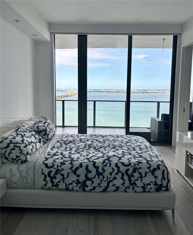 Foto del edificio - 480 NE 31st St