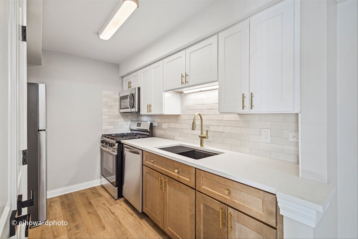 Primary Photo - 9200 W 140th St