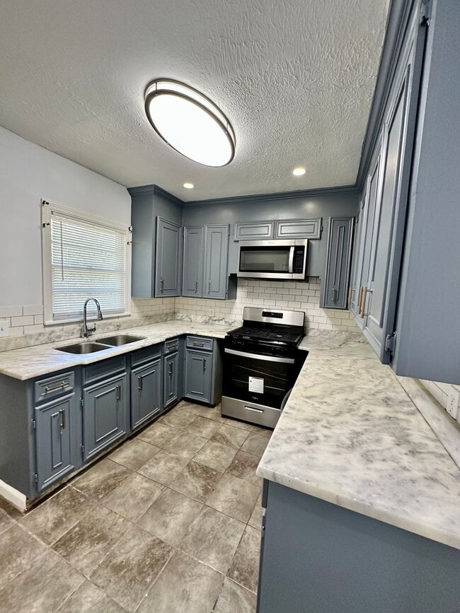 Photo - 1026 Meadow Heights Dr House
