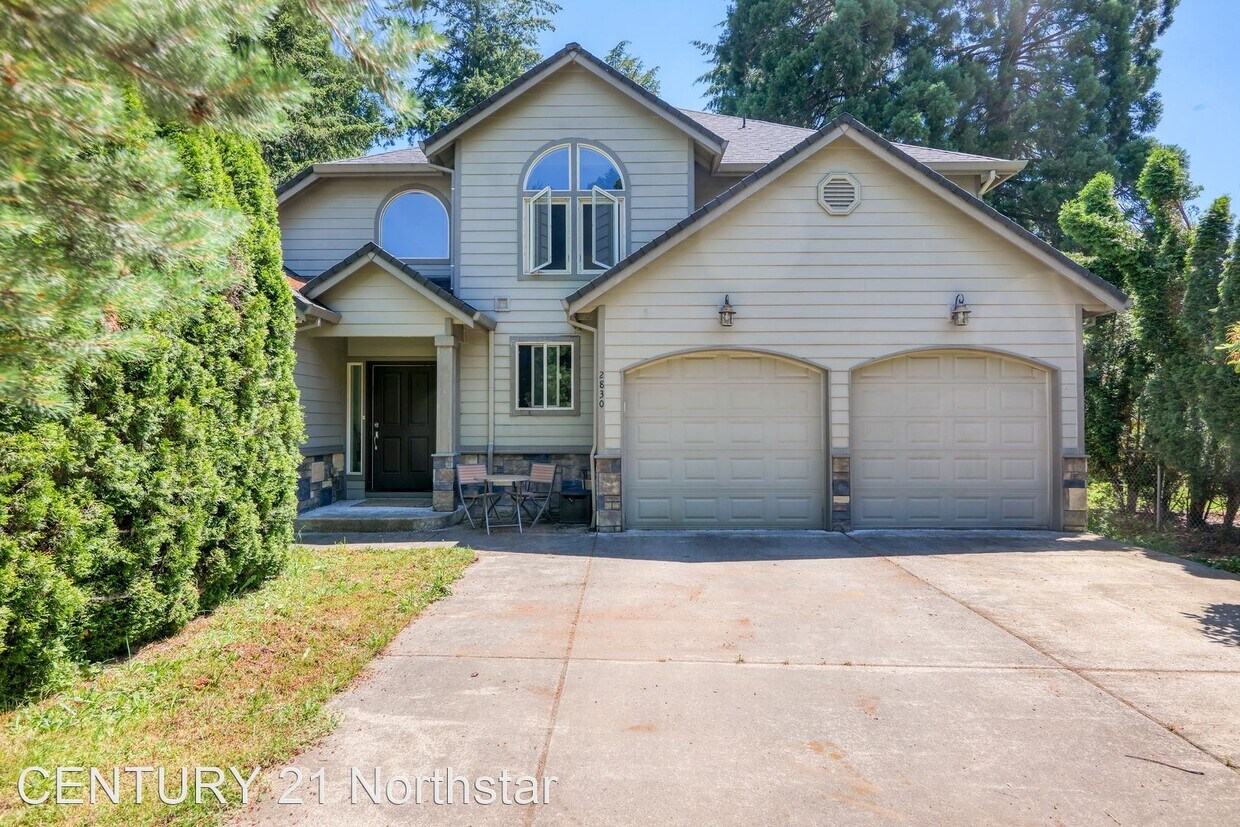 Primary Photo - 4 br, 2.5 bath House - 2830 SE 109th Avenue
