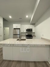 Building Photo - 667 N 52nd St