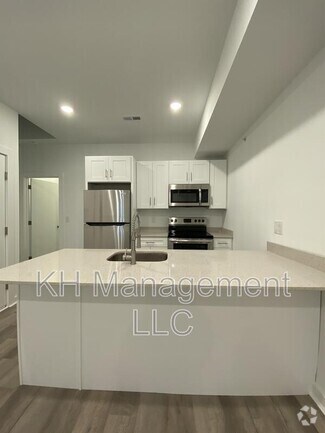 Building Photo - 667 N 52nd St