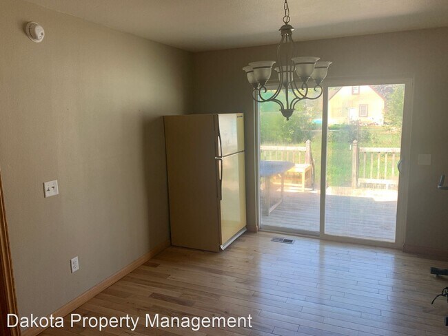 Building Photo - 3 br, 2 bath House - 715 7th St NW