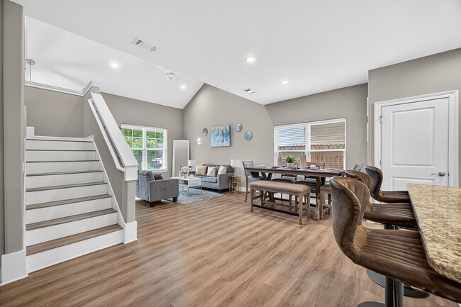 Building Photo - 2259 Hadleigh Hills Ct