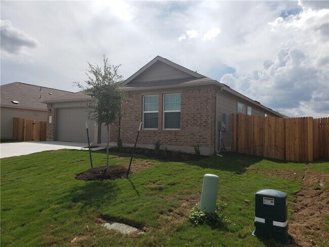 Building Photo - 109 Red Buckeye St