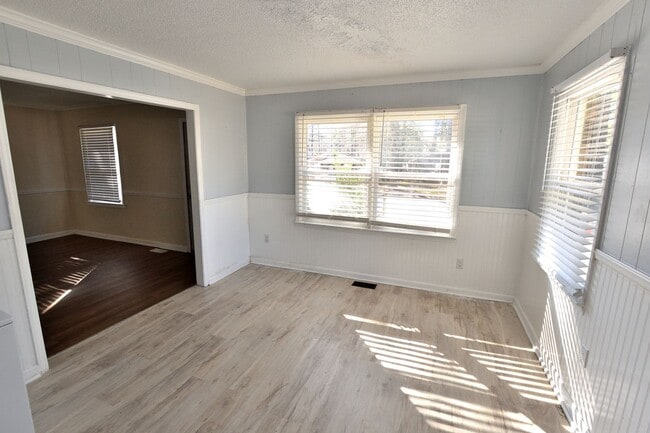 Building Photo - 1704 Cherry St