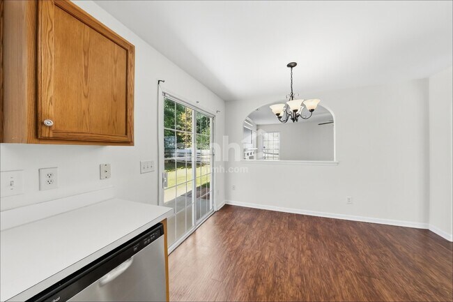 Foto del edificio - 1442 Deer Forest Dr
