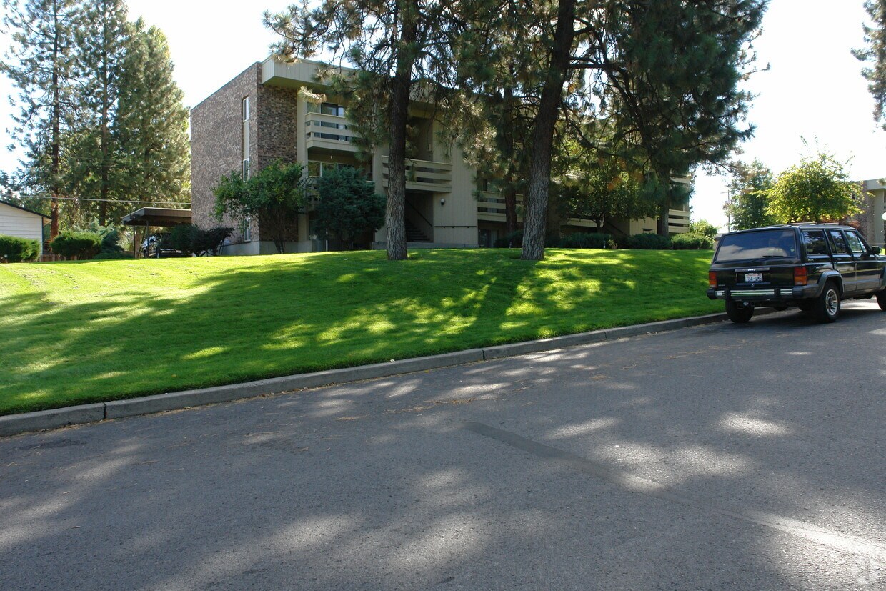 Building Photo - Calispel Apartments
