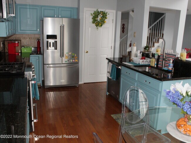 Building Photo - 5002 Trotters Way