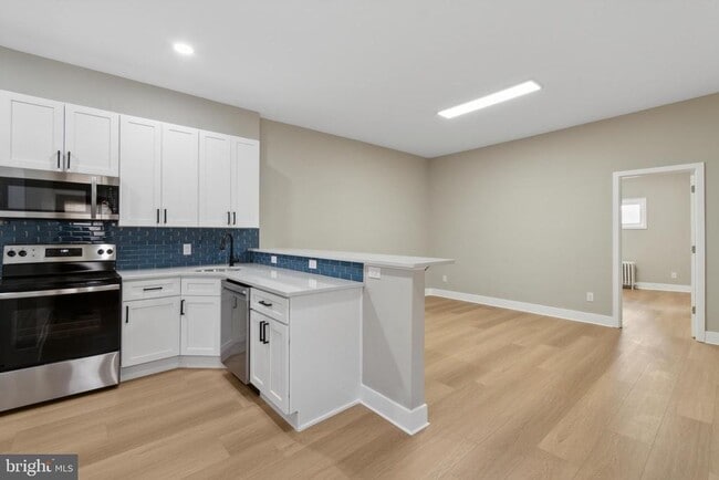 Building Photo - 417 W Elm St