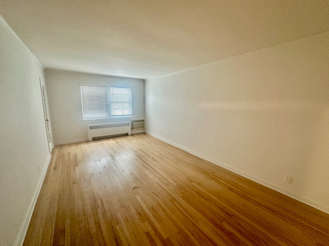 17508 65th Ave, Fresh Meadows, NY 11365 Townhome Rentals in Fresh Meadows NY