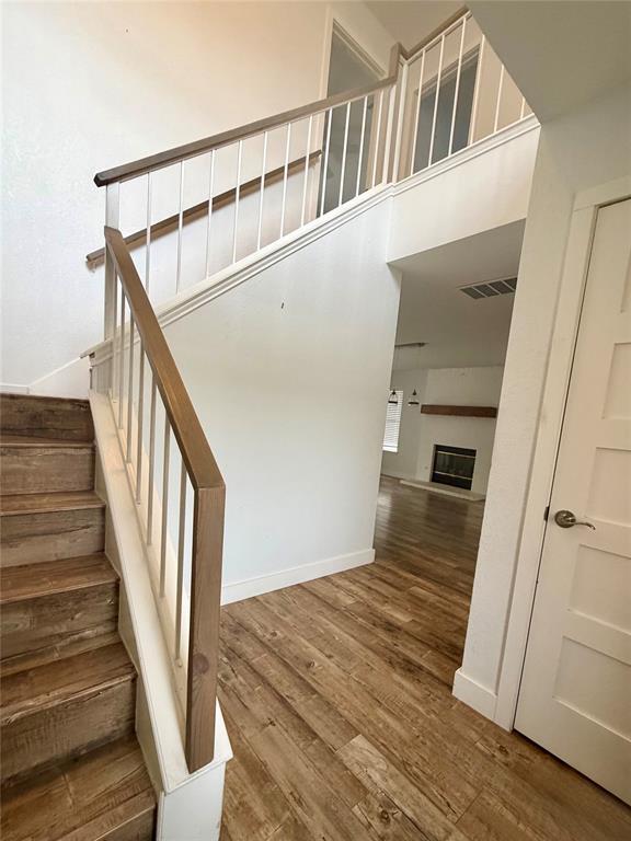 Foto del edificio - 17844 Park Valley Dr