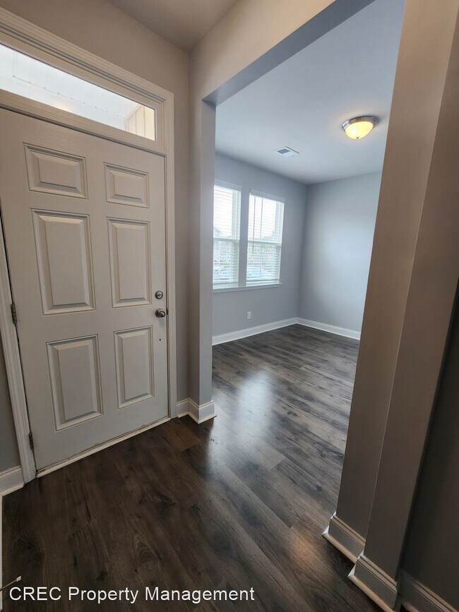 Building Photo - 3 br, 2.5 bath House - 7751 Montview Road
