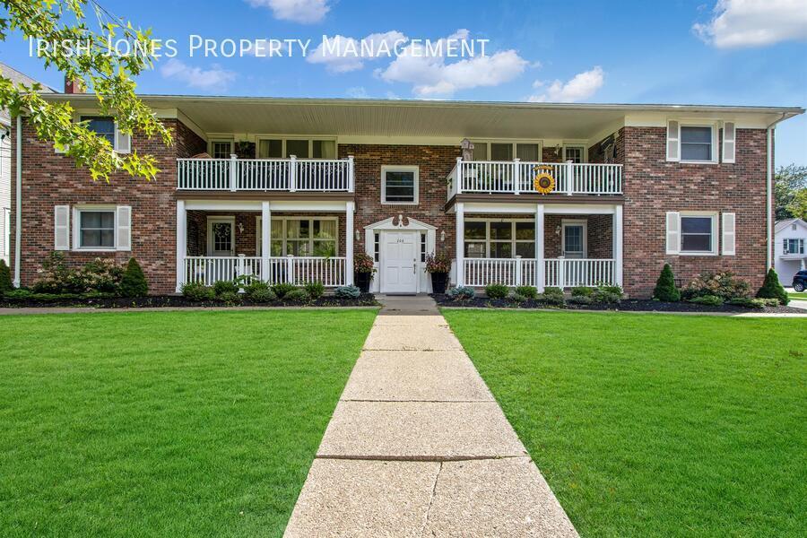 Foto principal - 208 Main St