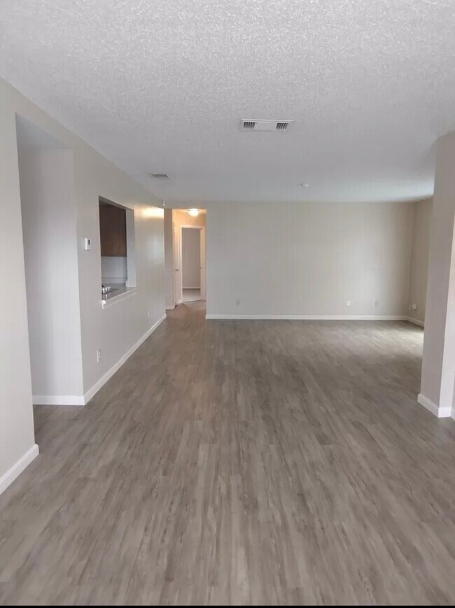 Building Photo - 6806 Canary Meadow Dr