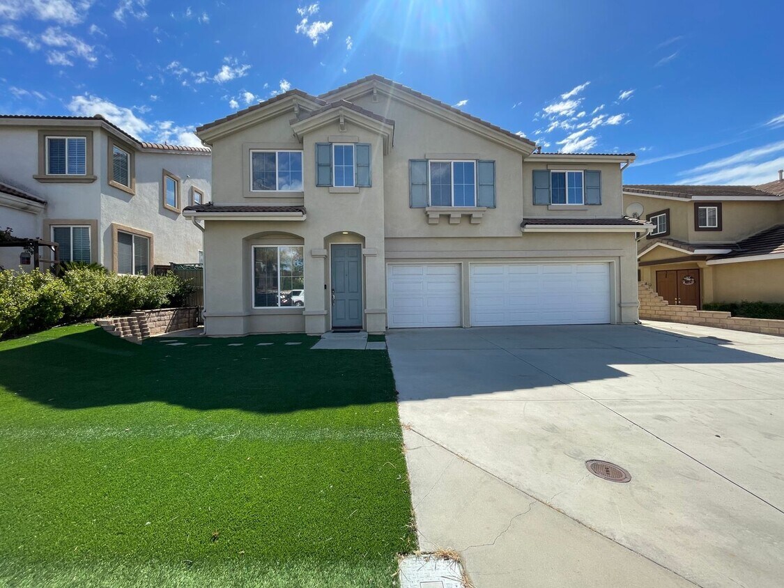 Primary Photo - Gorgeous 5 Bedroom Pool Home in Murrieta!