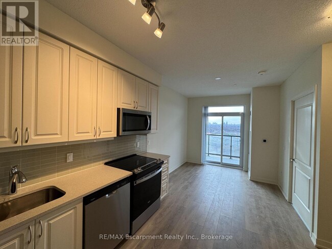 Building Photo - 38-2138 Annie Craig Dr
