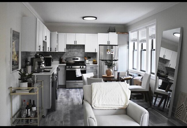Foto del edificio - 2 bedroom in Chicago IL 60657
