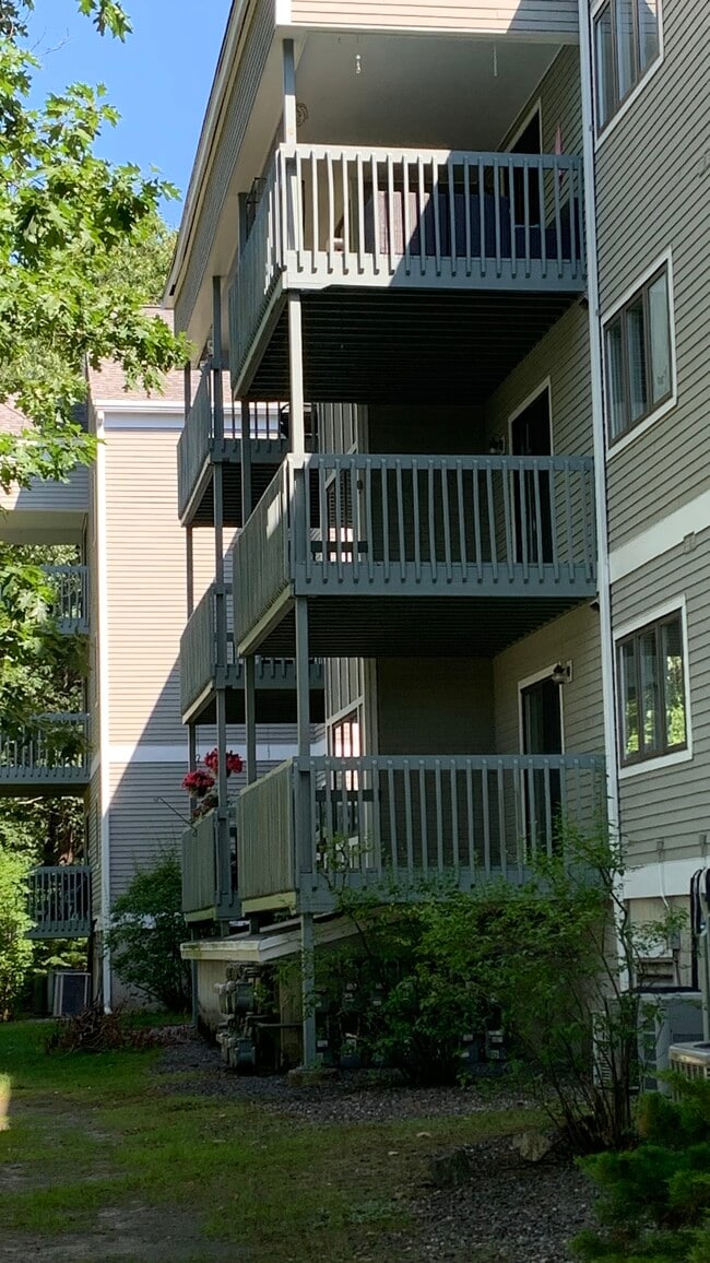 Building Photo - 30 Ledgewood Hills Dr
