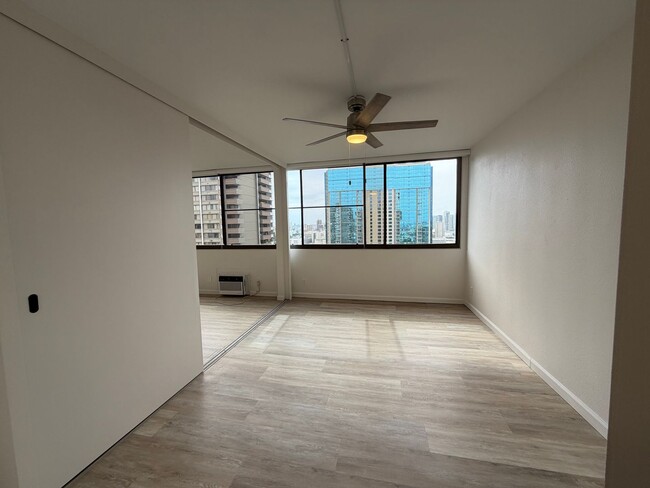 Building Photo - $2300 NEWLY RENOVATED 1BR/1BA/1PKG Kukui Plaza, Ewa Tower 25th floor