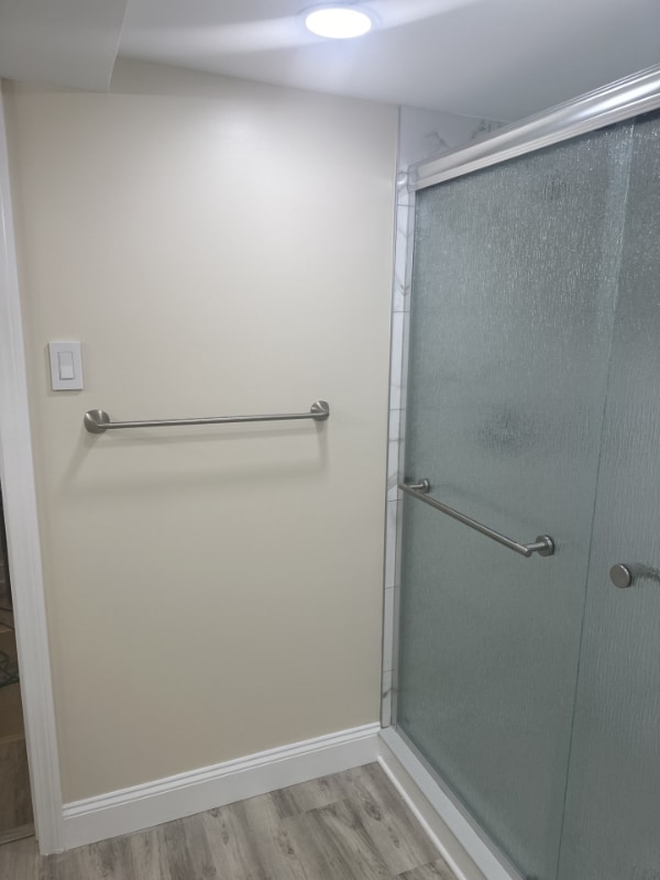 Building Photo - 543 Central St