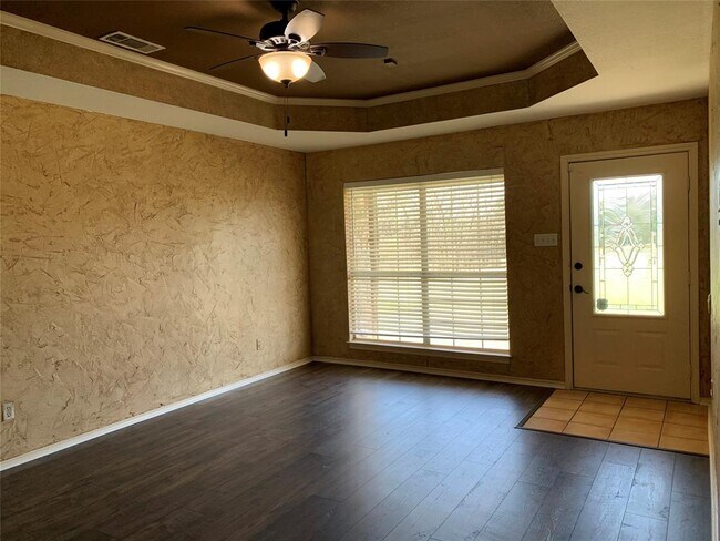 Building Photo - 211 Zion Hill Loop