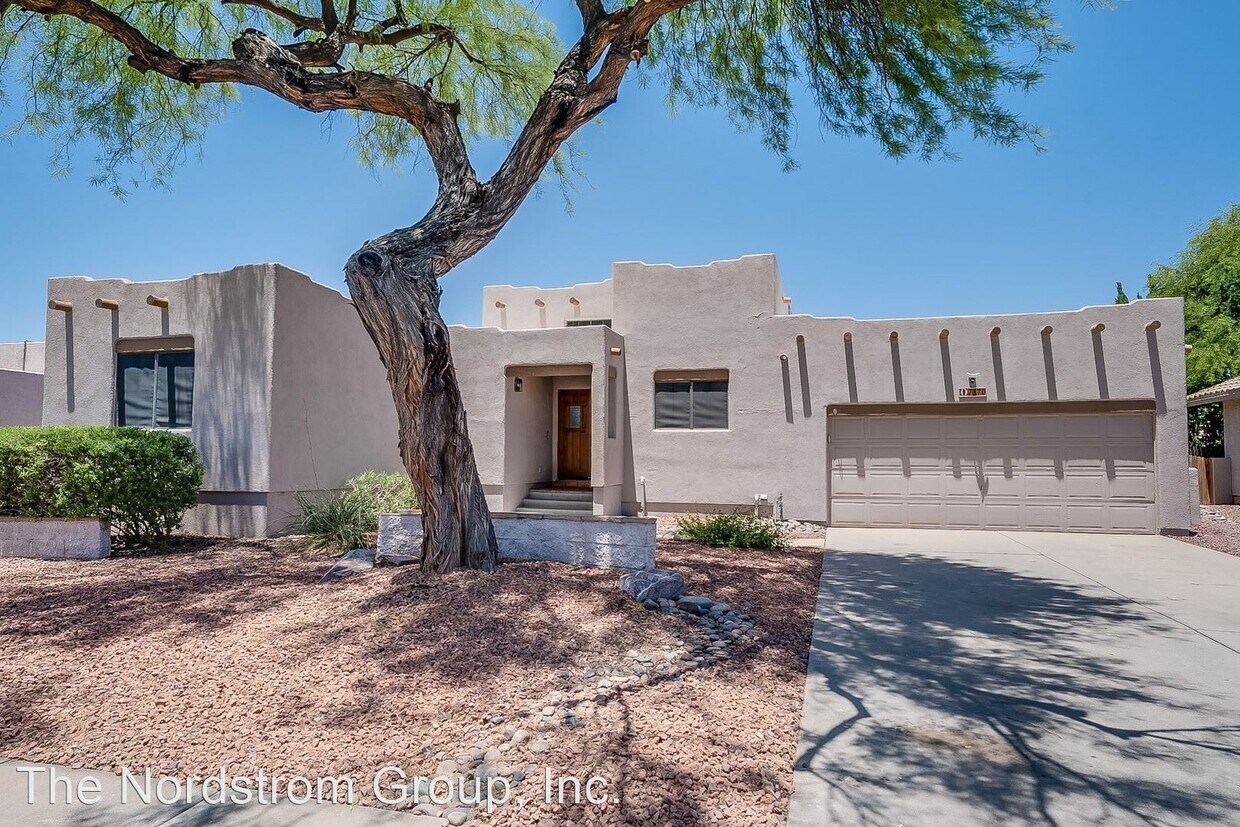 Foto principal - 5 br, 3 bath House - 7370 W Beryllium Lane