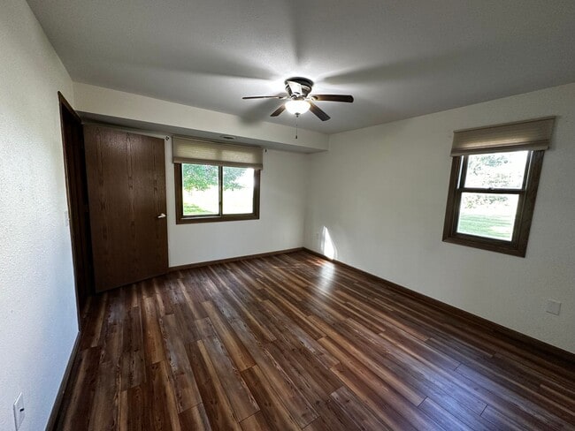 Building Photo - 138-138 Talon Pl