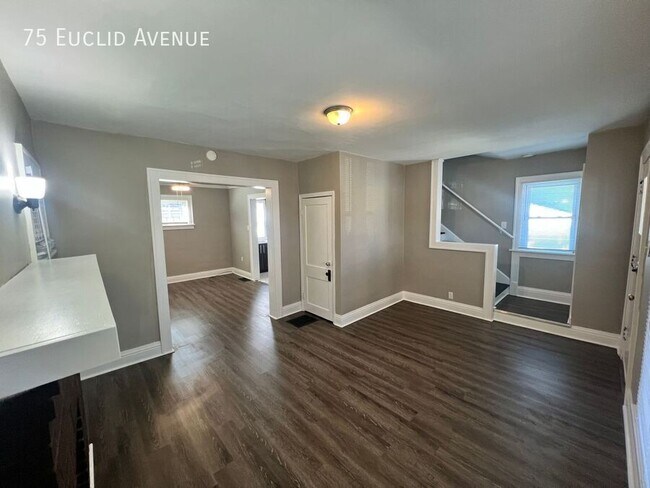 Foto del edificio - 75 Euclid Ave