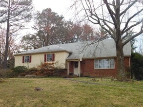 Building Photo - 10201 Garfield Rd