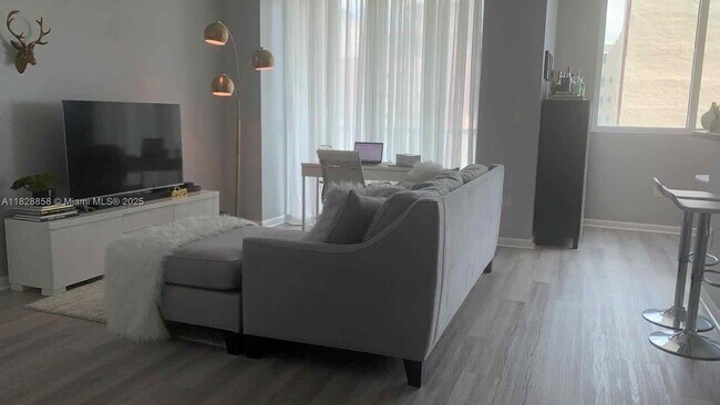 Foto del edificio - 244 Biscayne Blvd