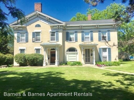 Primary Photo - 213 N River St
