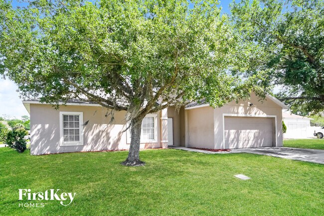 Building Photo - 702 Cotulla Dr